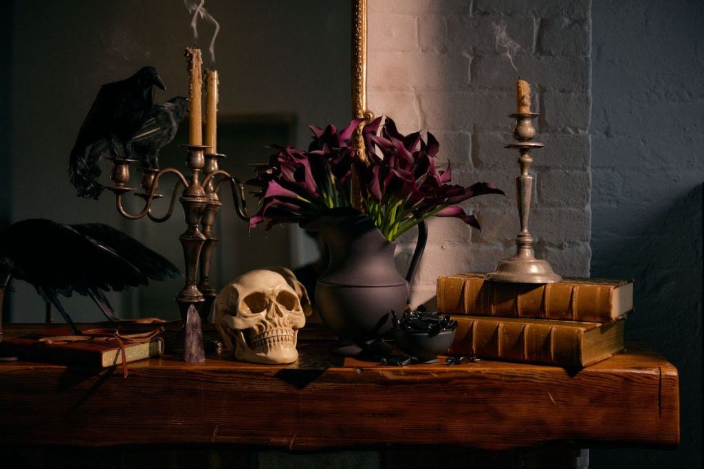 Content Writing: The Meaning of Black Flowers & Why You Should Send Them for&nbsp;Halloween